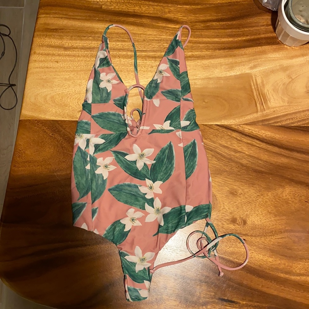 Benoa one piece